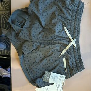 Vuori Clementine Short 2.0 - Elm Dots - Women’s Small Athletic Short